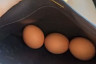 Саратовская актриса носит в сумочке яйца